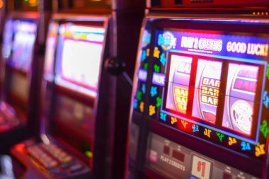 Aplikasi persiktoto menampilkan layar beranda dengan akses ke Liga 1, Live Dealer, dan slot permainan